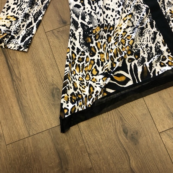 Bianca nygard animal print tunic top in size medium - Picture 8 of 8